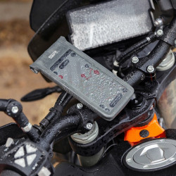 Pack complet SP-CONNECT Moto Bundle fixé sur guidon iPhone 12 Pro Max SP CONNECT 10 - AVSmoto Racing Parts 