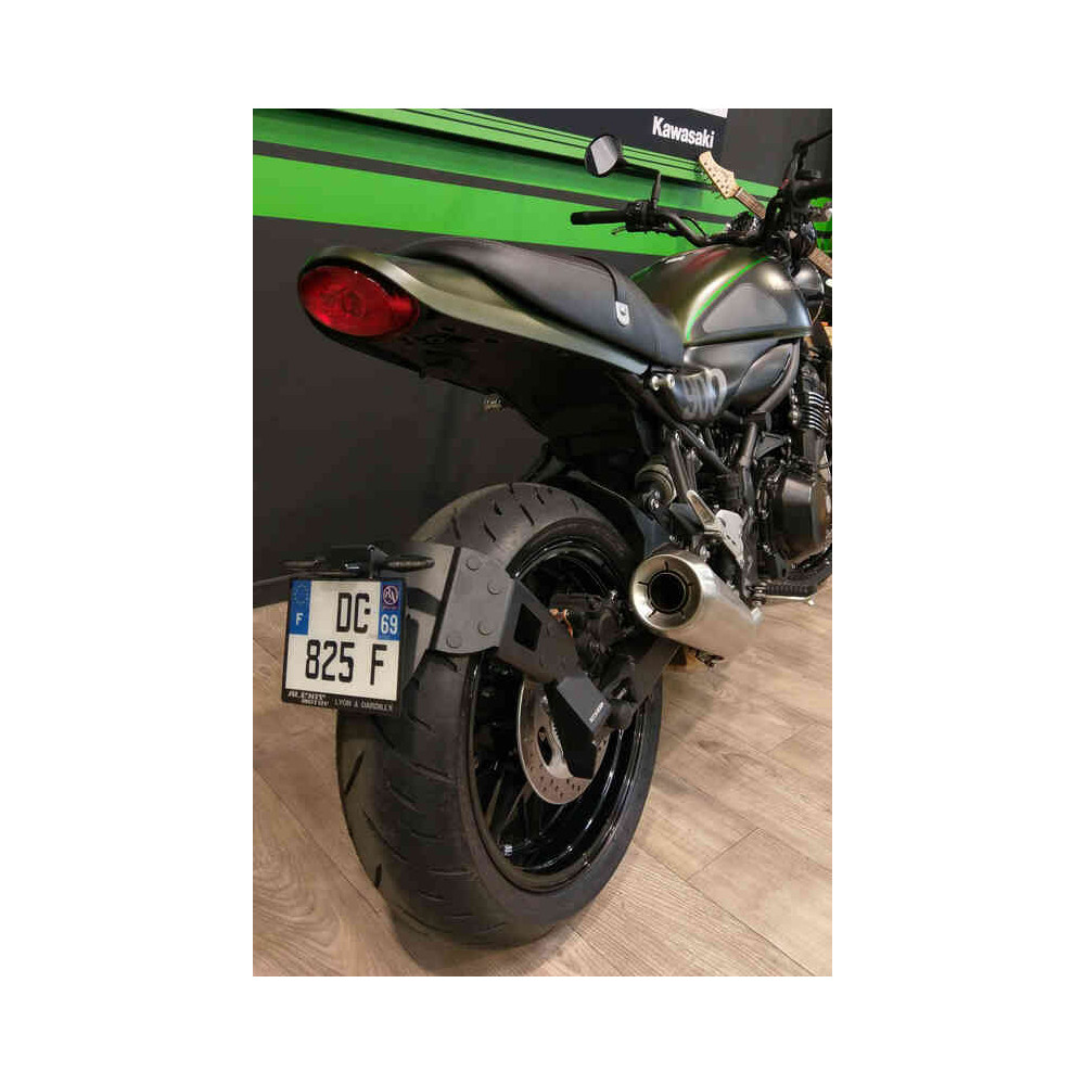 Support de plaque ACCESS DESIGN ''ras de roue'' noir Kawasaki Z900RS