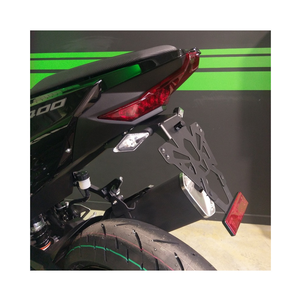 Support de plaque V PARTS noir Kawasaki Ninja 400 V PARTS 1 - AVSmoto Racing Parts 