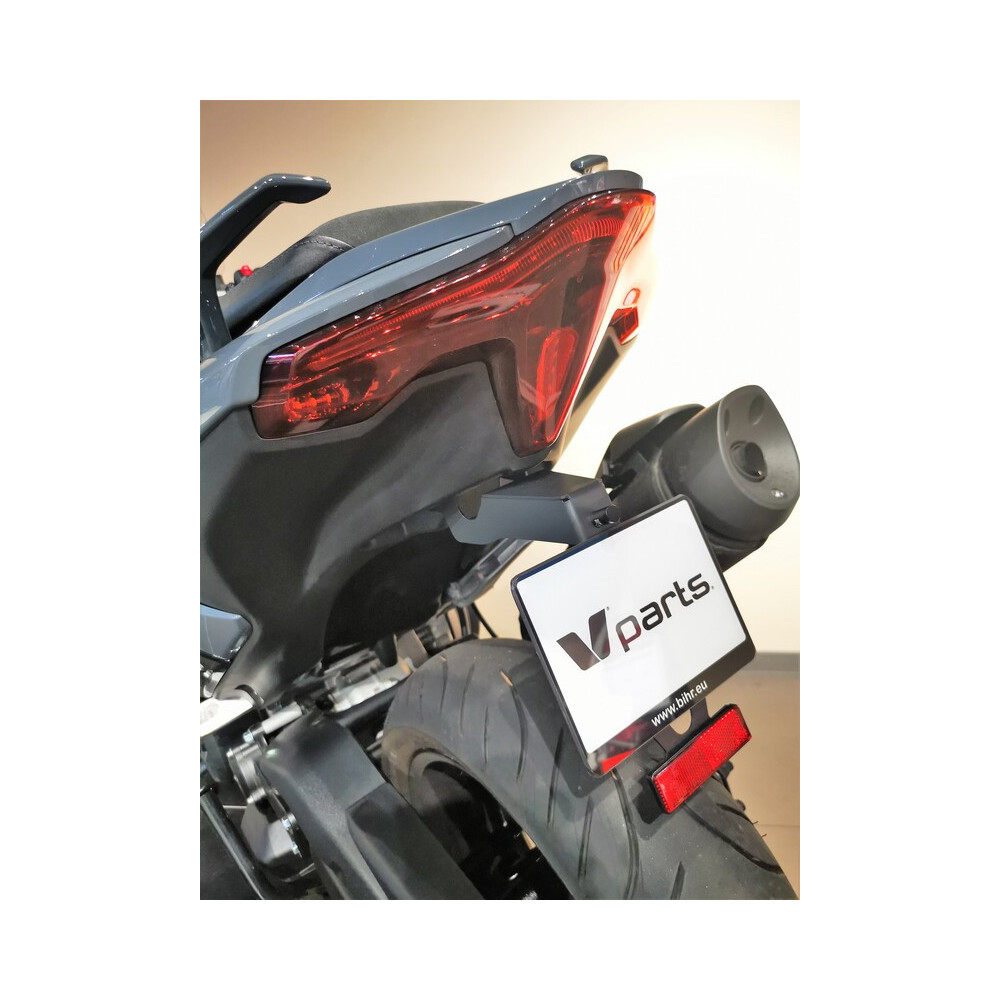 Support de plaque V-PARTS - Yamaha T-Max 560 V PARTS 1 - AVSmoto Racing Parts 