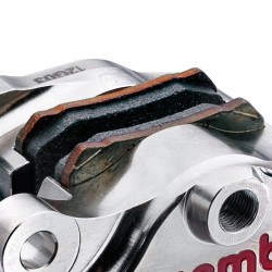 Etrier Brembo axial taillé masse entraxe 84mm