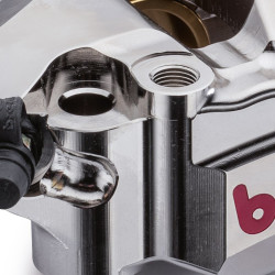 Etrier Brembo radial monobloc taillé masse entraxe 108mm droit